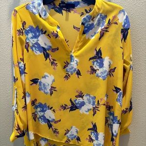 Gibson Sz S Yellow Floral Blouse Split Neck